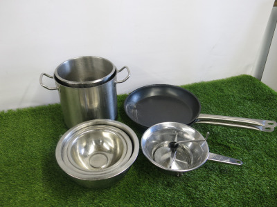 Assortment of Stainless Steel Bowls, Pots & Pans, to Include : 2 x Adexia Frying Pans, 1 x Vogue Pot, 4 x Stainless Steel Bowls & 1 x Ricer.