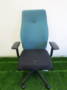 Pledge Office Adjustable Swivel Chair in Black & Dark Green.