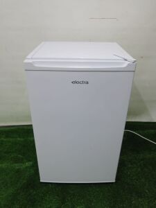 Electra Single Door Upright Fridge in White. Model EFUF8WE. Size H82 x W48 x D48cm.