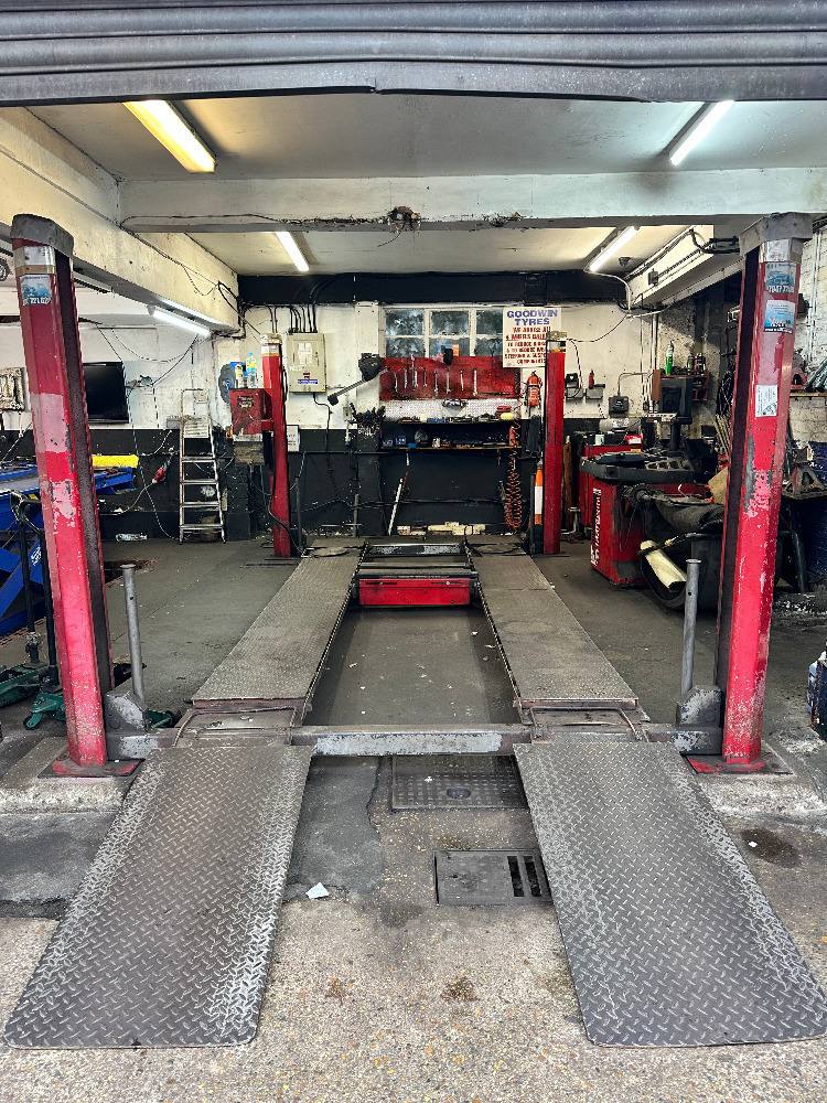 Laycok Ramp Laycock 4 Post Car Ramp, Maximum Load 3 Tonnes. Comes with 1 x Major ...