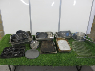 32 x Assorted Sized Metal Trays, Racks, Cake Tins & 3 x Pans.