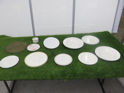 195 x Assorted Sized Branded Churchill & Olympia Crockery to Include: 20 x 26cm Plates, 34 x 22cm Plates, 22 x 28cm Bowls, 19 x 20cm Plates, 6 x 29cm Serving Plates, 13 x 20cm Plates, 18 x 26cm Plates, 45 x 17cm Plates, 14 x 9cm Ramekins, 5 x Others & 23 