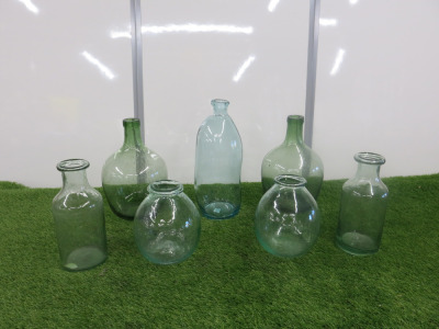 7 x Assorted Sized Clear Glass Vases.