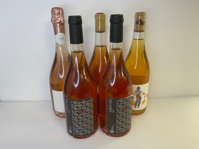 5 x Rose to Include: 2 x Subasio 2020, 75cl. 1 x Celini 2021, 75cl, 1 x Bolle Twice Fermented Non-Alcoholic, 75cl. 1 x Seres, 2022, 75cl.