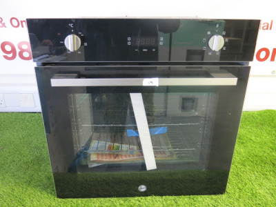 Hoover 2100W Stainless Steel Integrated Oven, Model HOC3UB3158BI. Comes with Rack Supports, 1 x Tray with User Manual.