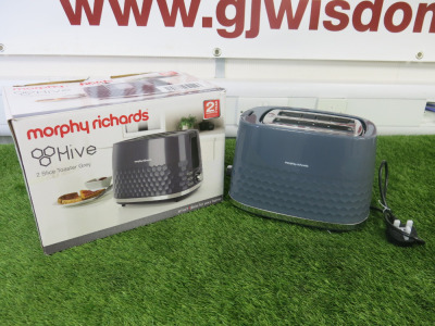 Boxed Morphy Richards 2 Slice Toaster, Model 220033.