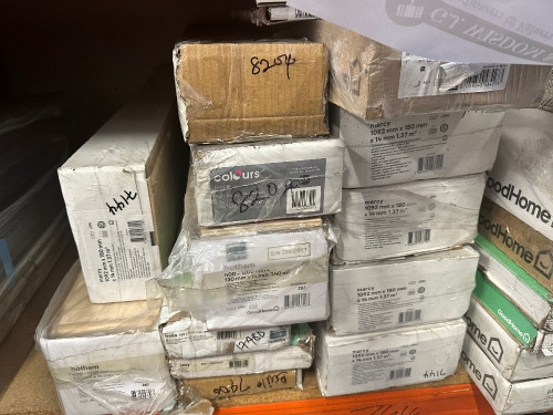 Approx 26 x Assorted Packs of Flooring to Include: Real Wood Top Layer, Laminate, Vinyl & Other (As Viewed).