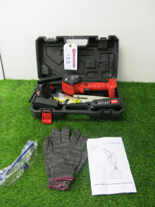 Power 24v Cordless Mini Chain Saw with 2 x Li-Ion Batteries & Charger in Carry Case.