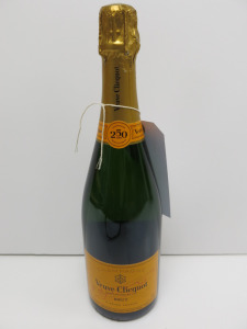 Veuve Clicquot Brut Champagne, 75cl.