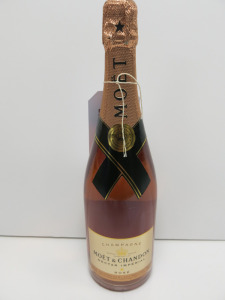 Moet & Chandon Nectar Imperial Rose Champagne, 75cl.