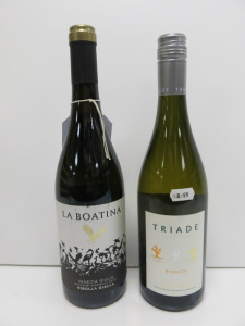 6 x Assorted Bottles of White Wine to Include: 3 x Triade Bianco Campania 2021 & 3 x La Boatina 2021, 75cl.