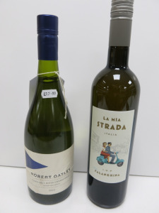 6 x Assorted Bottles of White Wine to Include: 2 x Robert Oatley Chardonnay 2023, 2 x Robert Oatley Chardonnay 2022 & 2 x La Mia Strada 2022, 75cl.