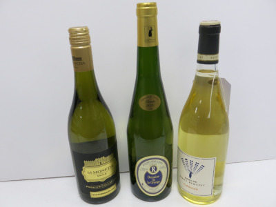 6 x Assorted Bottles of White Wine to Include: 2 x Domaine Saint Benezet Viognier 2022, 2 x La Moneda 2019 & 2 x Domaine de La Grange 2020, 75cl.