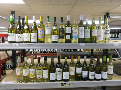 30 x Assorted Bottles of White Wine, 75cl (As Viewed/Pictured).