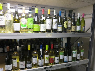 30 x Assorted Bottles of White Wine, 75cl (As Viewed/Pictured).