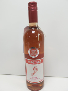 6 x Bottles of Assorted Bare Foot Rose Wine to Include: 5 x Pink Moscato & 1 x White Zinfandel, 75cl.