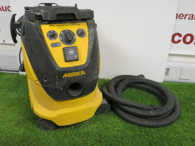 Mirka AFC Auto Filter Cleaning Vacuum/Dust Extractor with Hose.