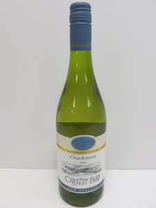 6 x Assorted Bottles of Oyster Bay White Wine to Include: 3 x Sauvignon Blanc 2023 & 3 x Chardonnay 2023, 75cl.