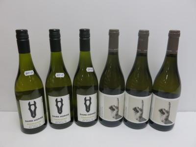 6 x Assorted Bottles of White Wine to Include: 3 x Dark Horse Chardonnay 2021 & 3 x Folli e Benato Gavi 2023, 75cl.
