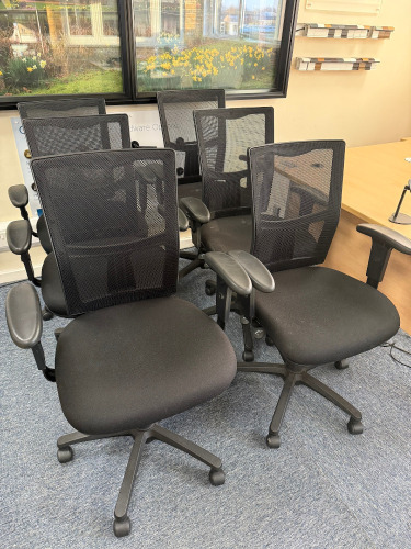 Set of 6 x Moventi Office Swivel Chairs with Mesh Back & Hopsack Padded Seat.