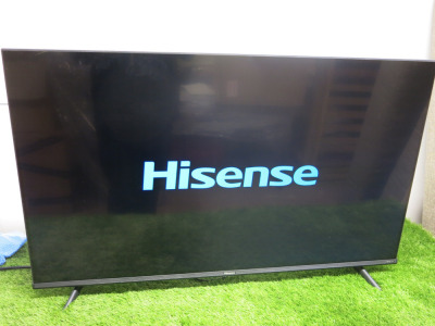 Hisense 43" LED Backlit Smart TV, Model 543A6BGTTUK with Feet, Wall Bracket & Remote.