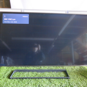 Hisense 60" Led Backlight TV, Model H60NEC5600UK. Comes with Remote & Wall Bracket.