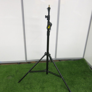 Manfrotto 420B Boom Stand. NOTE: missing boom.