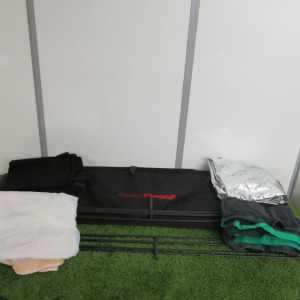 Matthews Road Flags Kit to Include: 2 x Frames, Set of Scrims & Carry Bag.