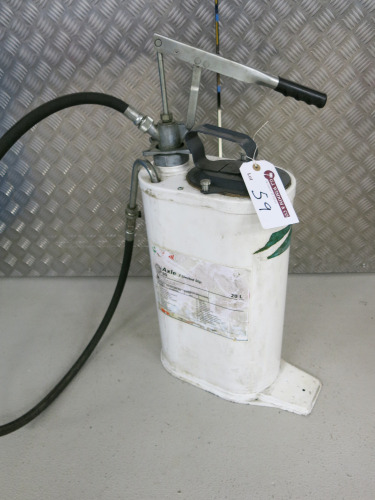 Samoa Lever Hand Operated Oil Bucket Pump.