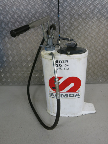 Samoa Lever Hand Operated Oil Bucket Pump.