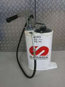 Samoa Lever Hand Operated Oil Bucket Pump.