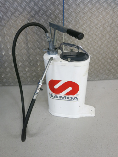 Samoa Lever Hand Operated Oil Bucket Pump.