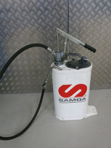 Samoa Lever Hand Operated Oil Bucket Pump.