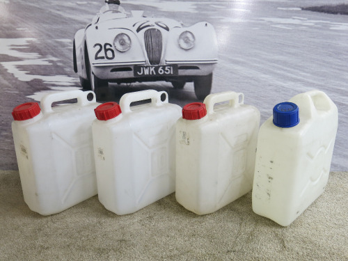 4 x 10L Plastic Fluid Container.