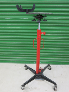 Sealey 0.6 Ton Vertical Type Transmission Jack, Model 600TR.