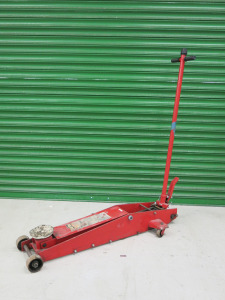 Clarke Strong Arm 2 Tonne Trolley Jack.