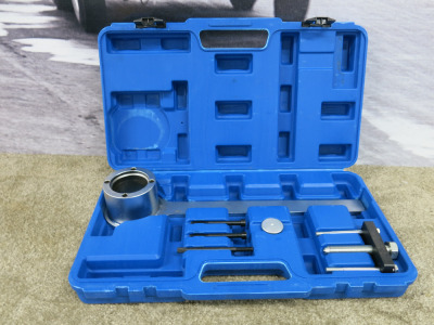 Jaguar Tools Cranks Shaft Crank Pulley Removal Holding Locking Tool. Comes in Carry Case.
