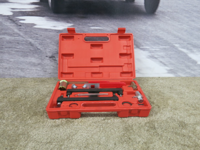 Land Rover/Jaguar Cam Timing Kit. Comes in Carry Case.
