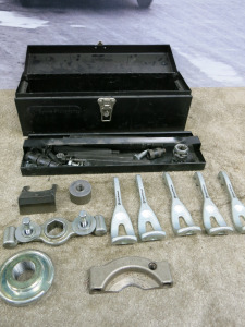 Sykes Pickavent Hydraulic Ram. Comes in Metal Carry Case.