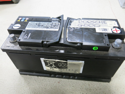 JCB Varta 12v, 105ah 580a Battery.