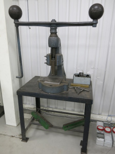 Denbigh No.5 Fly Press on Metal Frame Stand. Comes with Accessories.