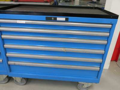 Lista 6 Draw Mobile Workshop Chest/Cabinet in Blue. Comes with Contents of Nuts & Bolts. Size H95 x W102 x D57cm. (As Viewed & Inspected).
