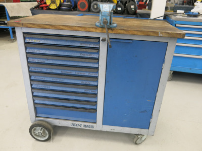 Gedore 1504 Magic, Mobile 9 Draw, 1 Door Workshop Cabinet with Key, Small Engineers Vice. Comes with Contents of Tools, Spanners Etc. Size H99 x W110 x D54cm. (As Viewed & Inspected).