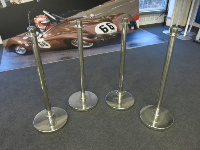 6 x Matching Chrome Barriers.