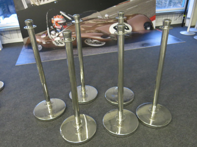 6 x Matching Chrome Barriers.