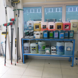 34 x Assorted Branded Car Cleaning Products to Include: 2 x Part Filled 25L Screen Wash, 2 x Cartec 20L Interior Cleaner, 1 x Cartec Part Filled 20L Engine Cleaner, 1 x Cartec Part Filled 20L Exterior Clean XL, 1 x Cartec 20L & 1 x Part Filled Iron Wash, 