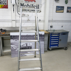 Tubesca 5 Tread Professional Platform Step Ladder. Capacity 150kg.