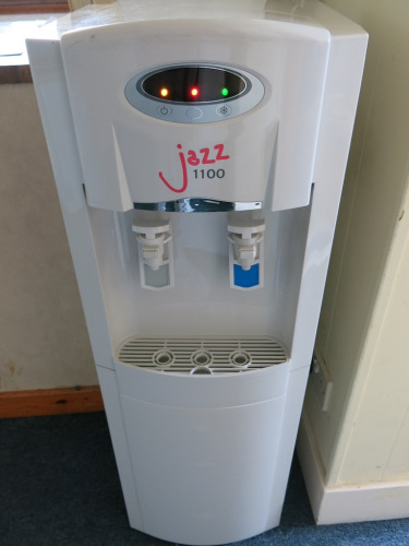 ** WITHDRAWN 3rd PArty ** Jazz 1100 Water Dispenser.