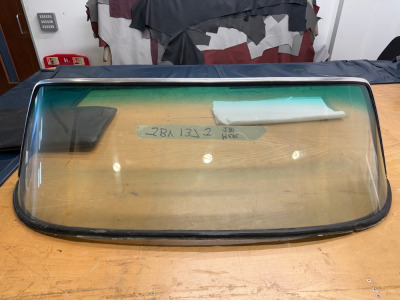Mercedes 280 Windscreen with Trim.
