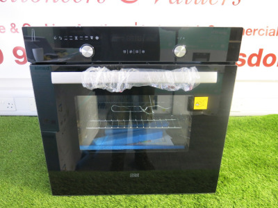 Cooke & Lewis 3000w Stainless Steel Integrated Multifunction Oven, Model CLMFBLa, DOM 11/2023. Comes with Rack Supports & 1 x Tray.